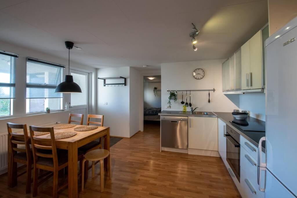 Lovely One Bedroom Apartment In Hafnarfjordur Exterior photo